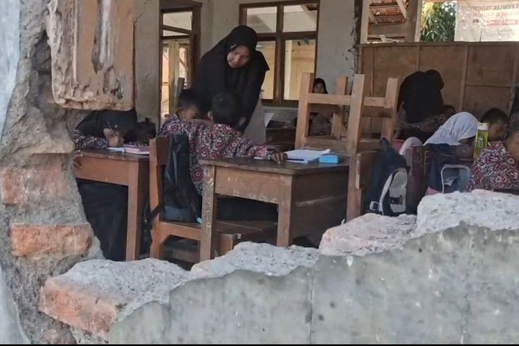 Potret Buram Pendidikan Dasar di Subang,  SDN Tanjungrasa Subang Selama 6 Tahun Dibiarkan Rusak