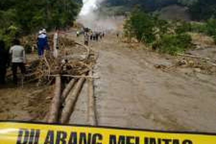 Lokasi longsor di Kabupaten Lebong, petugas masih melakukan pencarian terhadap 4 korban hilang