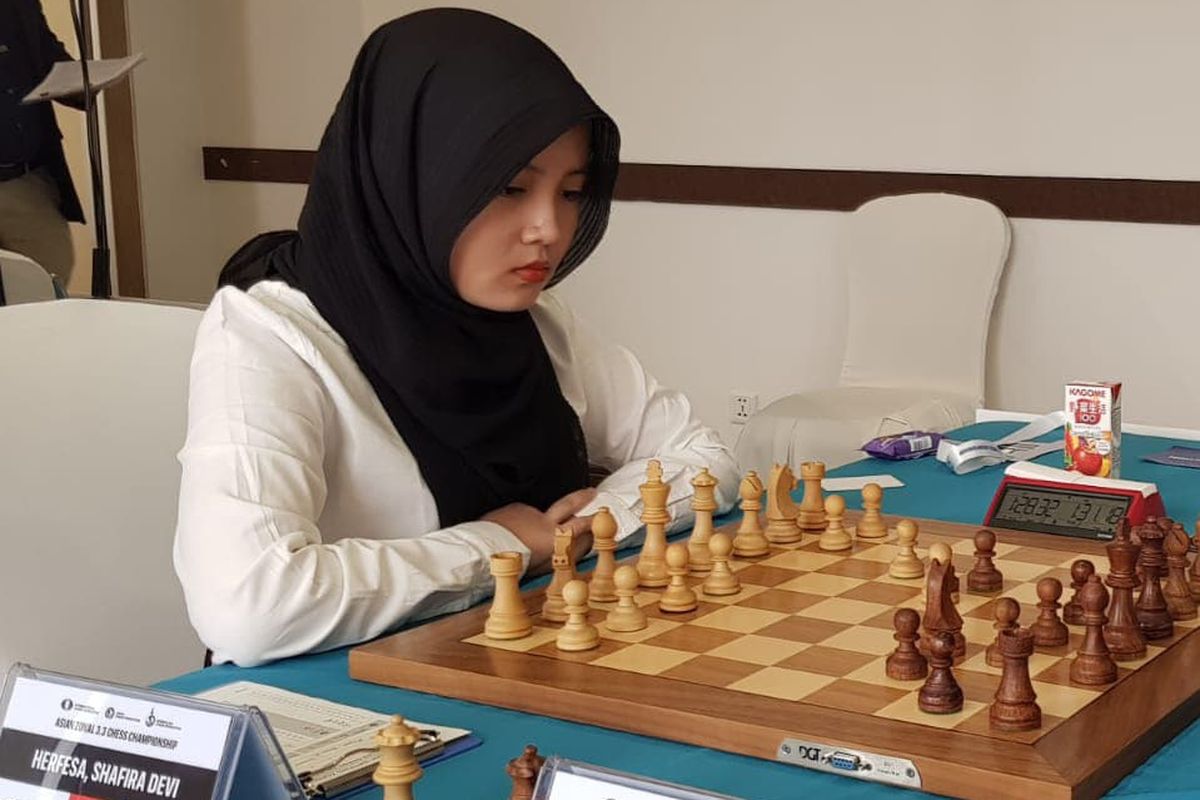 Pecatur putri junior asal Sleman, Master Nasional (MN) Shafira Devi Herfesa merebut tiket lolos ke Piala Dunia Catur 2025.