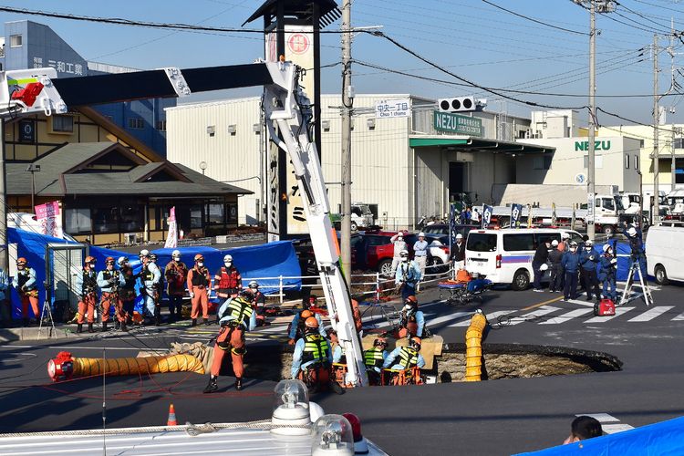 Kronologi Truk Terperosok Sinkhole di Jepang: Sopir Baru Ditemukan Setelah 3 Bulan
