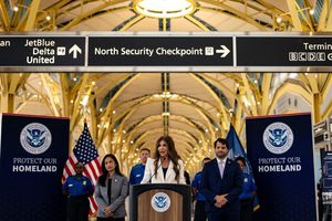 Trump Pecat Menteri Keamanan Dalam Negeri Kristi Noem, Janjikan Jabatan Lain