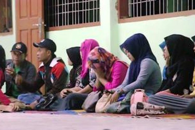 Tujuh mahasiswi Sekolah Tinggi Keguruan dan Ilmu Pendidikan Bina Bangsa (STIKIP-BBM) Meulaboh dipukuli oleh Saudah (35), pemilik rumah kos yang mereka tempati di Desa Paya Puenaga Cut Ujung, Kecamatan Meureubo, Aceh Barat. 