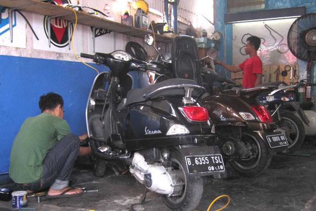 Bengkel spesialis Vespa dan Piaggio mtik yang berlokasi di Jalan Layur Pulogadung Jakarta TImur