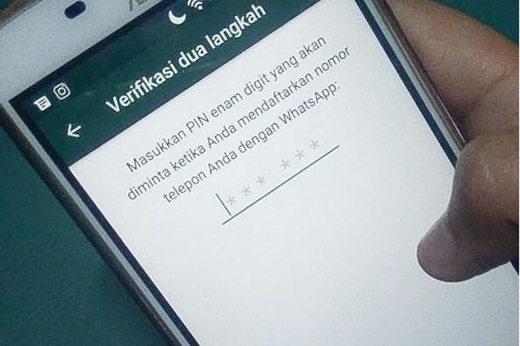 Ilustrasi verifikasi dua langkah atau two-fator authetication pada WhatsApp