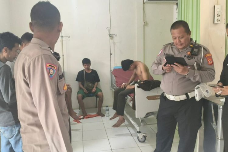 Lima Pekerja Pemasangan Tiang Wifi di Bogor Tersengat Listrik, Alami Luka Bakar