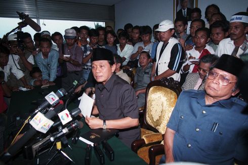 Hari Ini dalam Sejarah: Harmoko Minta Soeharto Mundur dan Mahasiswa Duduki Parlemen