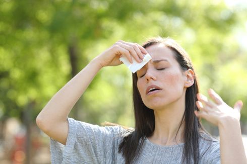 Waspadai Macam Risiko Penyakit Terkait Suhu Panas