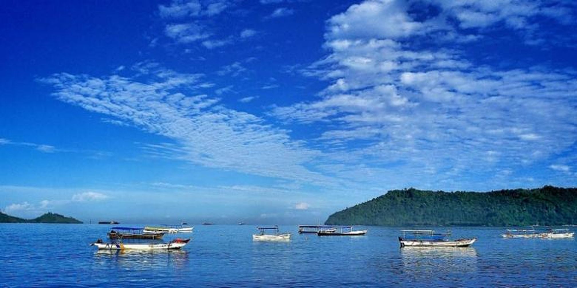 Pantai Air Manis Dan Legenda Batu Malin Kundang