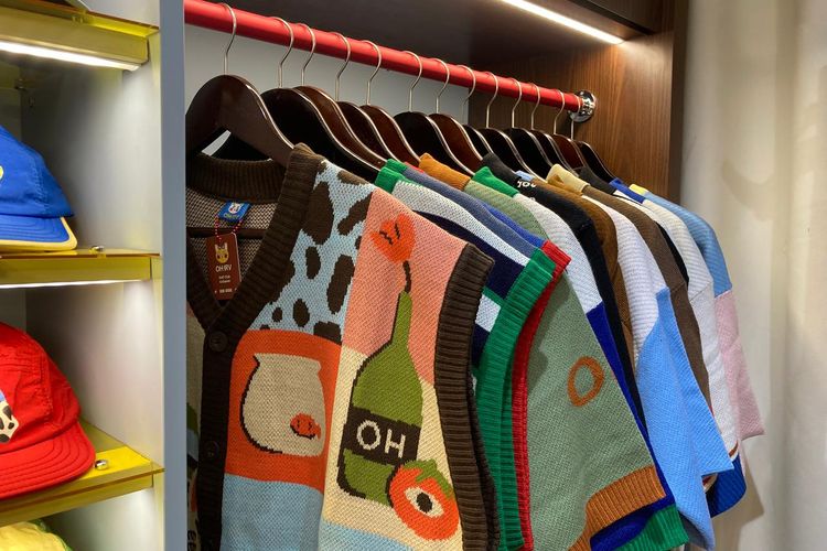 Ragam produk dari jenama fesyen Oh.Irv di brightspotCITY, Agora Mall, Kompleks Thamrin Nine, Jakarta Pusat, Selasa (26/5/2026).