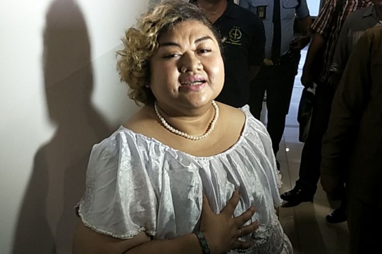 Pretty Asmara ditemui sebelum sidang kasus dugaan penyalahgunaan narkotika di Pengadilan Negeri Jakarta Pusat hari ini, Rabu (3/1/2018) sore.