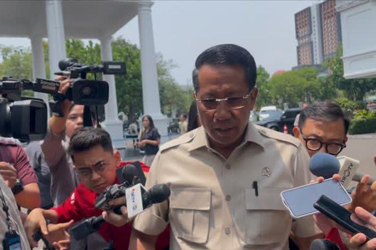 Prabowo Panggil Menkum Supratman di Istana, Ada Apa?