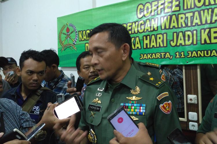 Kepala Dinas Penerangan Angkatan Darat Brigjen TNI MS Fadhilah di media center TNI AD, Jakarta, Rabu (11/1/2017)