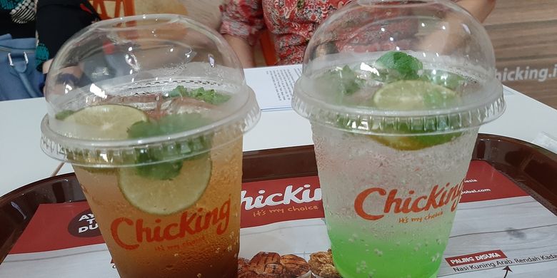 Varian menu di Chicking Indonesia Ayam Top Dubai di Aneka Pavilion Kota Pontianak, Kalimantan Barat.