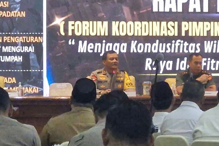 Kapolda Jawa Tengah Irjen Pol Ahmad Luthfi menyampaikan imbauan terkait fastival balon udara saat rapat persiapan idulfitri di komplek gubernuran, Senin (1/4/2024).