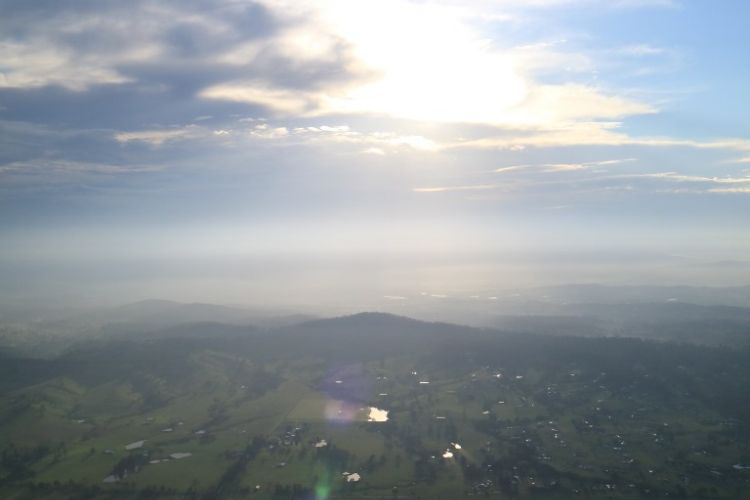 Panorama ketika menaiki balon udara bersama Hot Air Balloon Gold Coast di Australia.