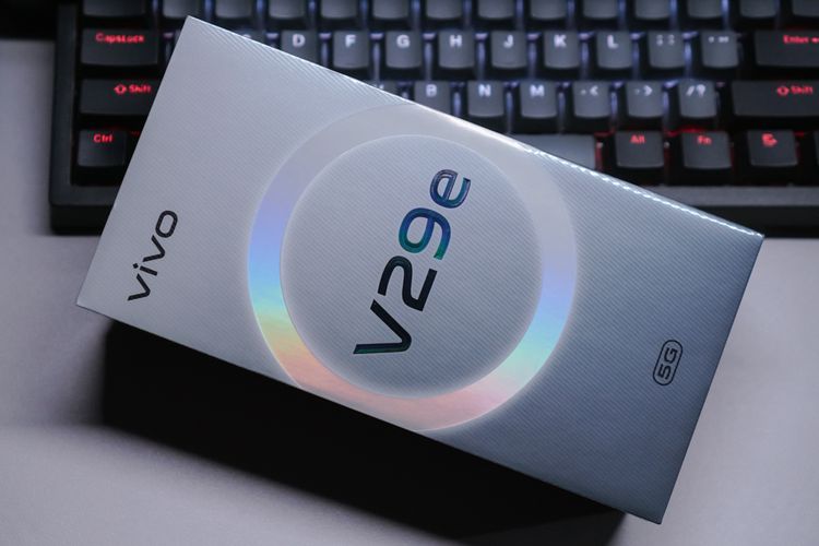 Tampilan kotak kemasan Vivo V29e Indonesia