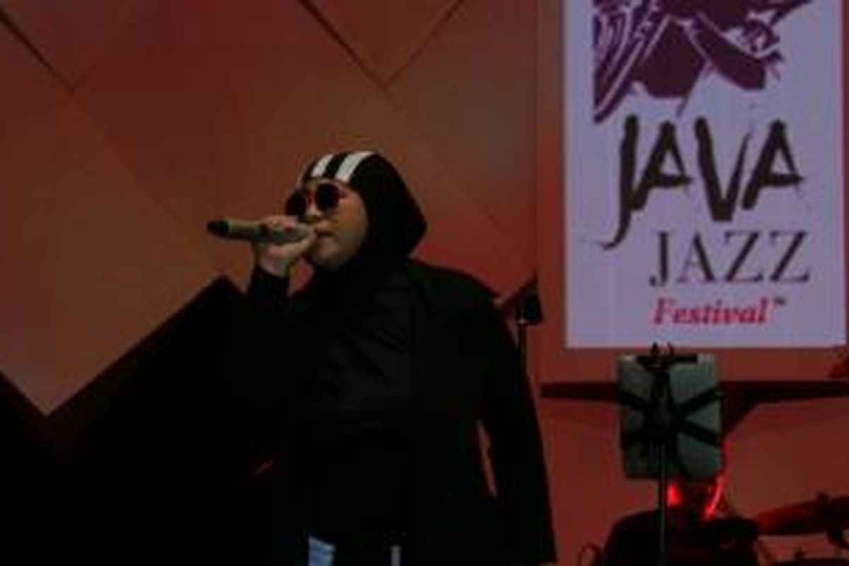 Melly Goeslaw tampil bersama band Potret di Java Jazz, JIExpo, Kemayoran, Jakarta Pusat, Jumat (6/3/2015).