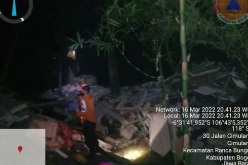 Sebuah Rumah di Bogor Ambruk, Pemilik Tewas Tertimpa Bangunan