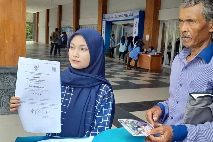 Kisah Bekti Disabilitas Rungu, Tumbuh dalam Sunyi Tanpa Ibu dan Kini Ditemani Ayah Cari Kerja di Kulon Progo Job Fair 2026