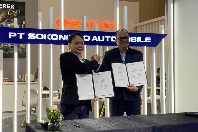 PT Sokonindo Automobile, selaku produsen Agen Pemegang Merk (APM) DFSK dan Seres hari ini menandatangani kerjasama (MOU) dengan PT Exelly Elektrik Indonesia (Voltron Indonesia) di ajang Gaikindo Indonesia International Auto Show (GIIAS) 2024.