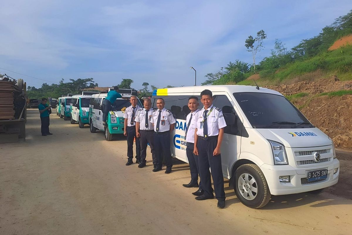 Pada peringatan Hari Ulang Tahun (HUT) Republik Indonesia yang ke-79, DAMRI berkomitmen memberikan dukungan optimal untuk kelancaran acara di Ibu Kota Negara (IKN) Nusantara. 