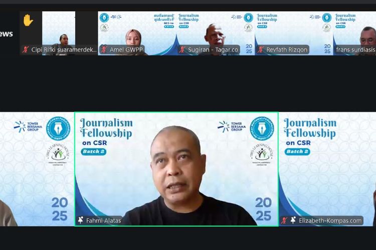 Head of CSR Department Tower Bersama Group, Fahmi Sutan Alatas membahas soal batik sebagai entitas budaya bangsa di sesi Journalism Fellowship on Corporate Social Responsibility (CSR) 2025 Batch 2, Senin (8/9/2025).

