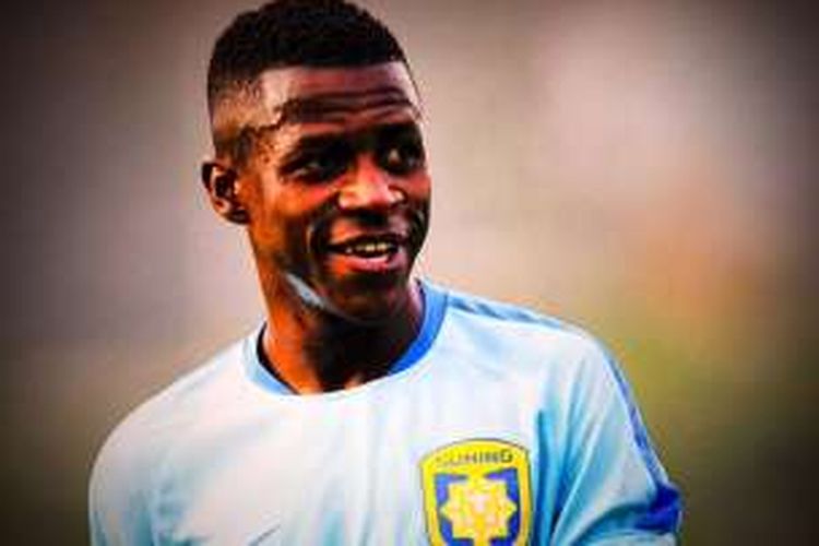 Gelandang asal Brasil, Ramires, memperkuat Jiangsu Suning FC. 