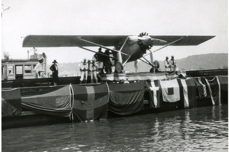 Pesawat Charles A Lindbergh kembali ke AS