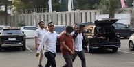 Penampakan Pelaku Teror Bom SDN Srengseng Sawah 15, Tertunduk Saat Digiring Polisi