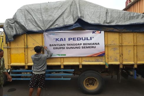 KAI Salurkan Bantuan Toilet Portabel dan Sembako untuk Korban Erupsi Semeru