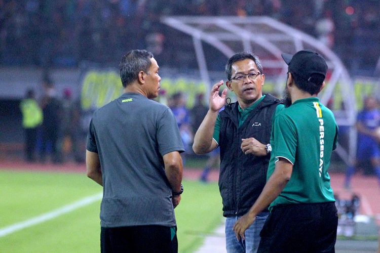 Pelatih Persebaya Surabaya musim 2020, Aji Santoso.