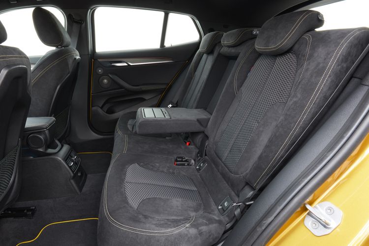 Interior BMW X2 memberikan kesan mewah dan nyaman ditempati