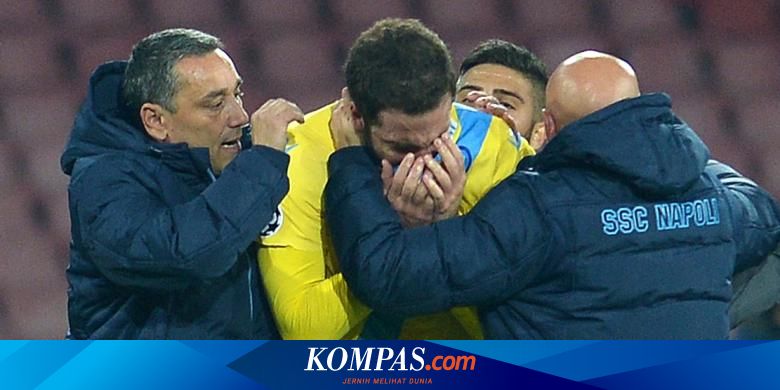 VIDEO) Napoli Tersingkir, Higuain Menangis