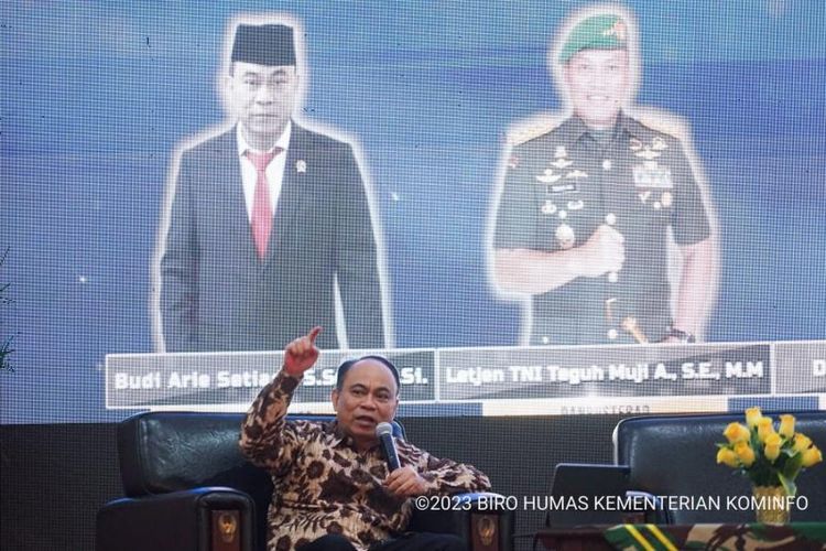 Menteri Komunikasi dan Informatika (Menkominfo) Budi Arie Setiadi dalam acara Sarasehan Pusat Teritorial Angkatan Darat (Pusterad) dengan Media Massa di Cijantung, Jakarta Timur (Jaktim), Senin (23/10/2023).


