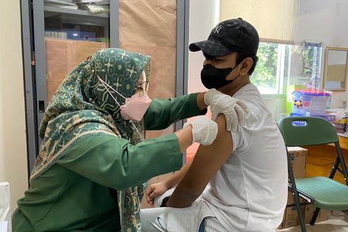 Baru 51 Orang Disuntik Vaksin Booster Kedua di Puskesmas Duren Sawit, Jauh di Bawah Target
