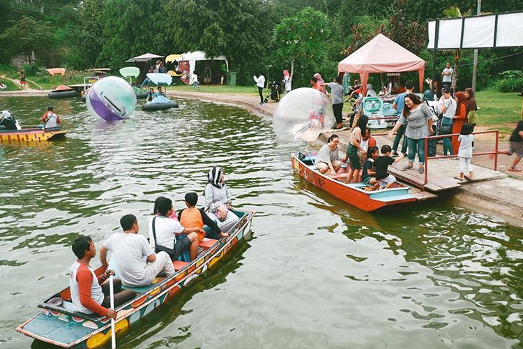 Ilustrasi Bogor - Tempat wisata di Sentul bernama Pasar Ah Poong.