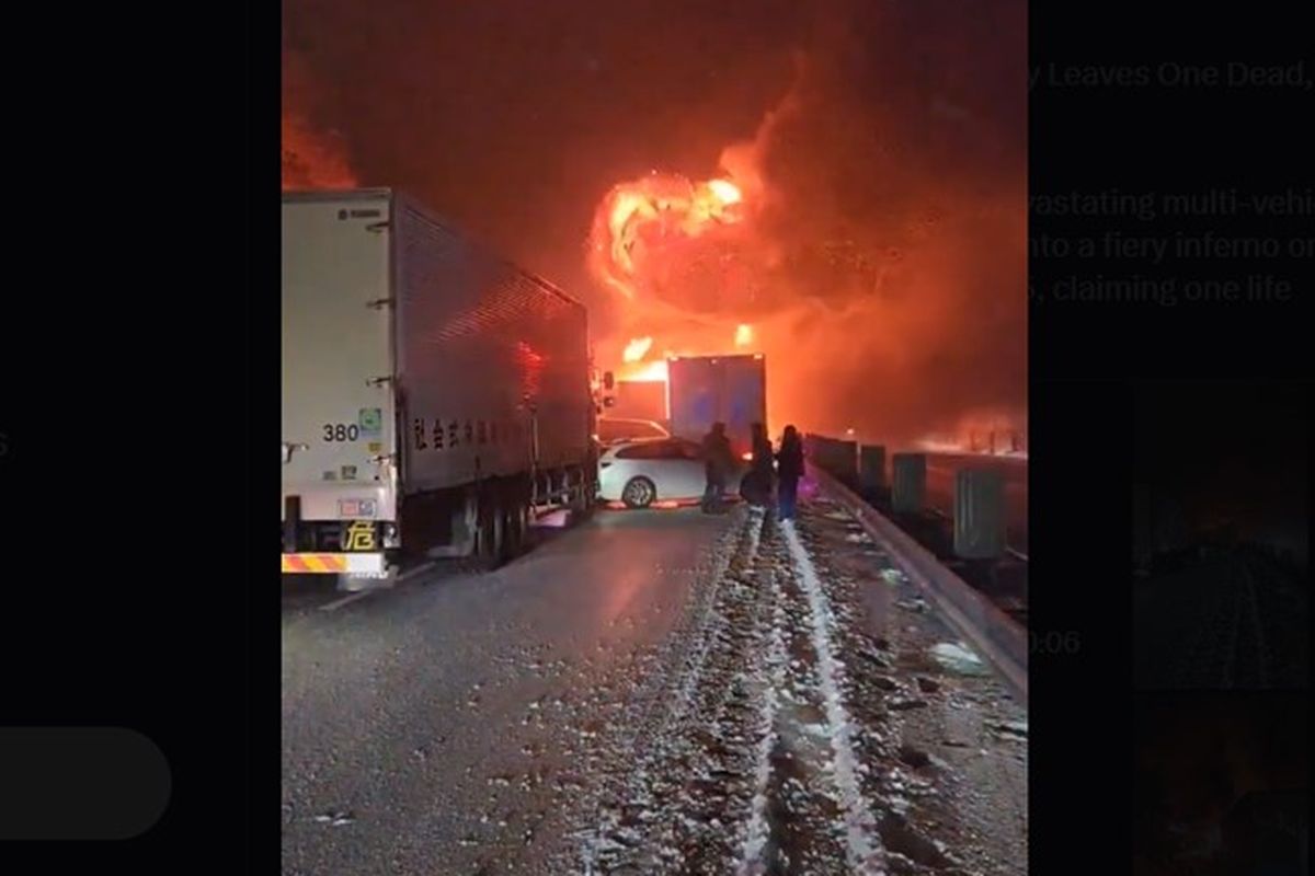 Kecelakaan beruntun yang melibatkan lebih dari 50 kendaraan terjadi di Prefektur Gunma, barat laut Tokyo, Jumat (27/12/2025).