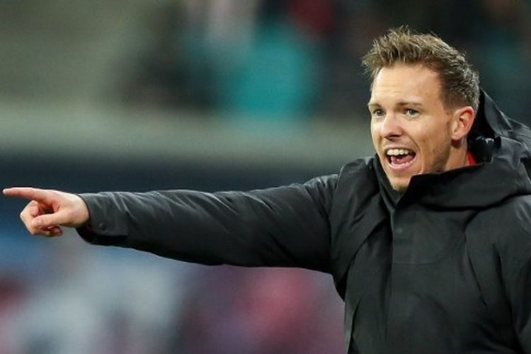 RB Leipzig - 1899 Hoffenheim di Red Bull Arena Leipzig. Pelatih Leipzig, Julian Nagelsmann bereaksi di garis samping