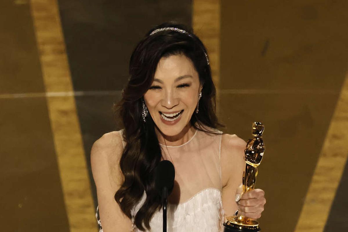 Michelle Yeoh Kenang Ayah dalam Pidato Haru di Berlinale
