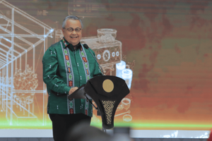 Pintu Masuk Ketat, Pintu Keluar Sunyi 