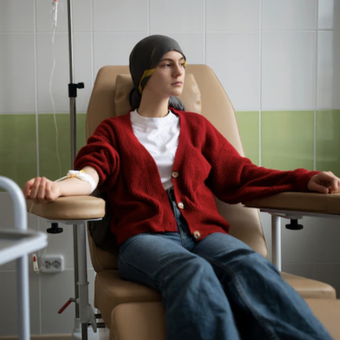 Ilustrasi pasien sedang menjalankan kemoterapi. 