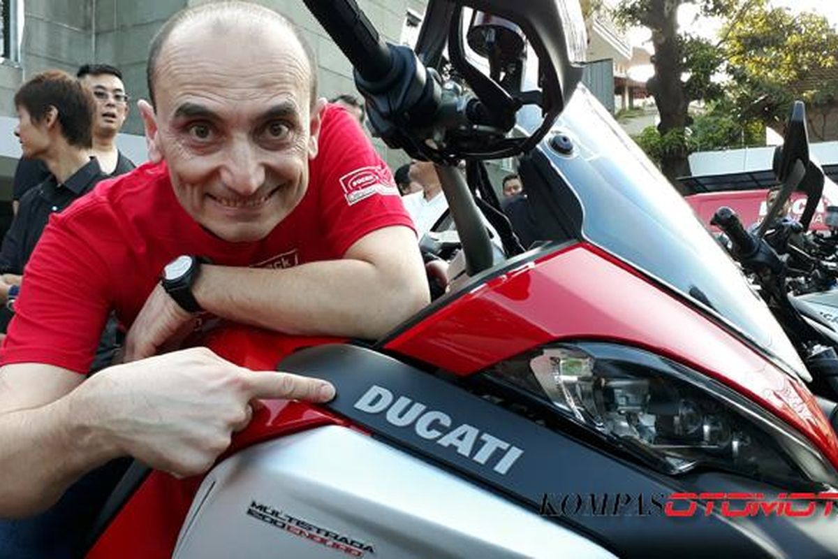 CEO Ducati Motor Holding Claudio Domenicali mengunjungi Ducati Falgship Store di Kemang, Jakarta.