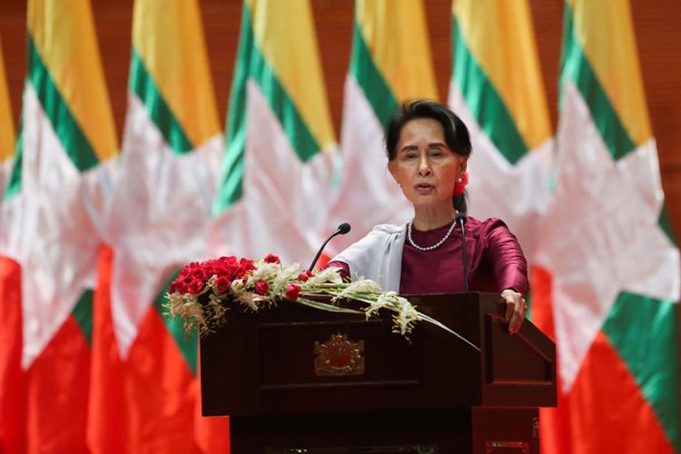 Pemimpin Negara Myanmar Aung San Suu Kyi menyampaikan pidato nasional di Naypyidaw pada tanggal 19 September 2017.