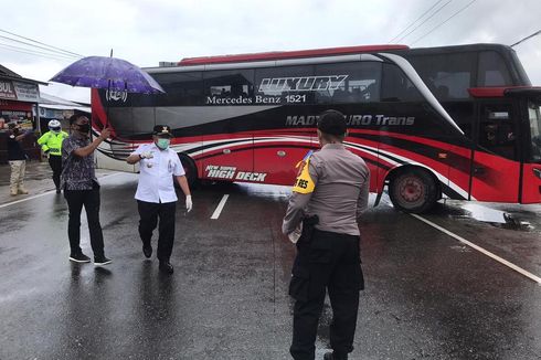 2 Bus Pariwisata Ketahuan Bawa 72 TKI dari Malaysia Saat PSBB
