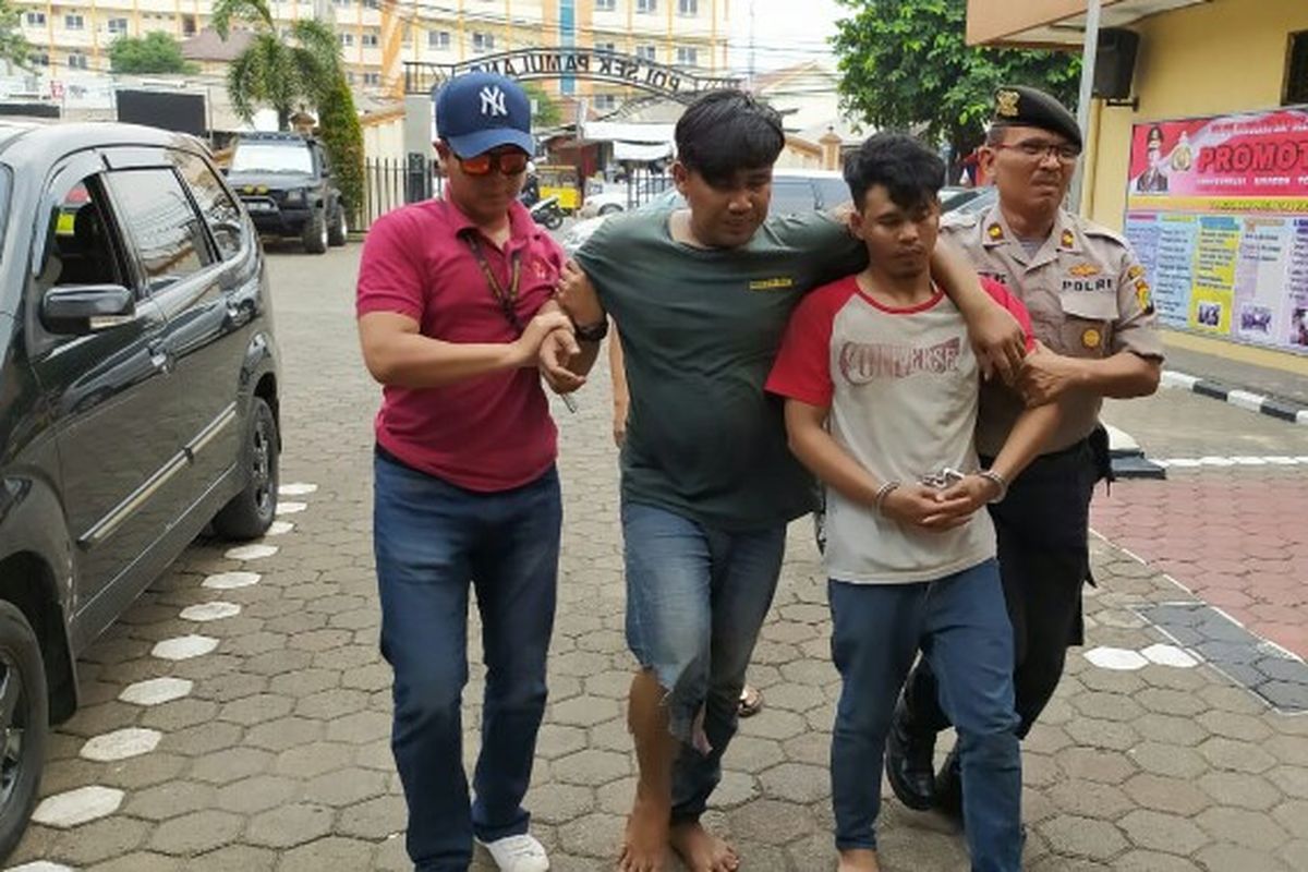 Kepolisian Sektor Pamulang berhasil menangkap MH dan I, dua dari empat pelaku pembobol showroom motor di Jl. Surya kencana Roko, Pamulang, Tangerang selatan, Rabu (20/11/2019) pukul 4.45 WIB. 
