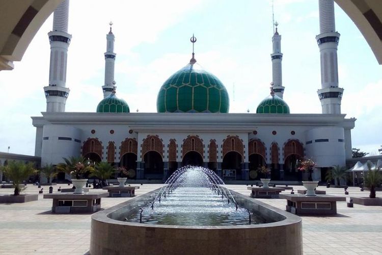 Masjid Agung Madani Islamic Centre di Kabupaten Rokan Hulu, Riau