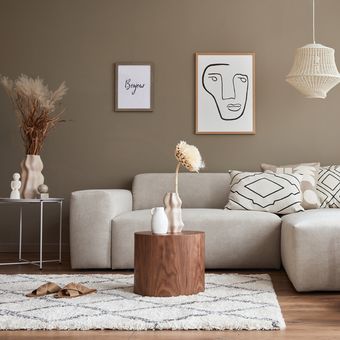 Ilustrasi ruang keluarga, karpet di ruang keluarga.