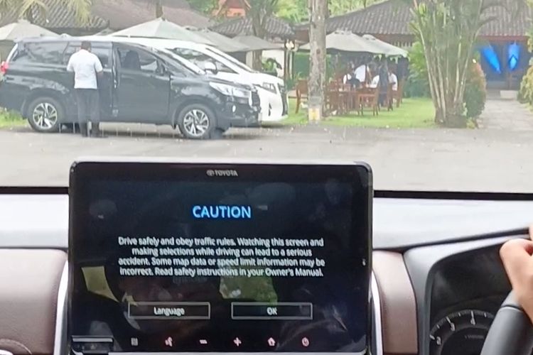 Tes drive Innova Zenix regional Jawa Tengah dan D.I Yogyakarta berlangsung di Kawasan Candi Borobudur, Kamis (24/11/2022)