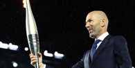 Zidane Sudah Pensiun sejak 2006, 2 Eks Rekan Setim Masih Aktif Bermain