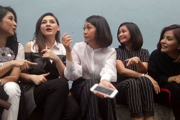 Geng Mom Sweet Moms saat ditemui dikawasan Tendean, Jakarta Selatan, Jumat (23/2/2018).